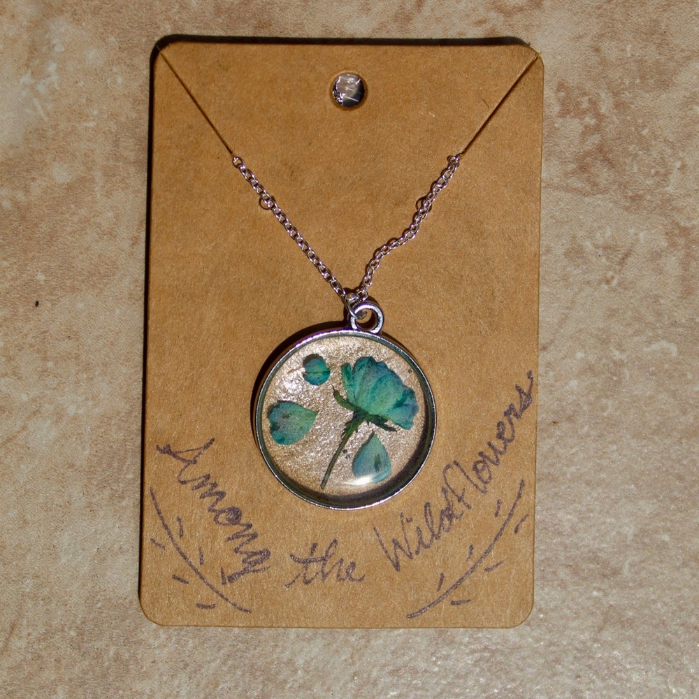 TURQUOISE ROSE NECKLACE
